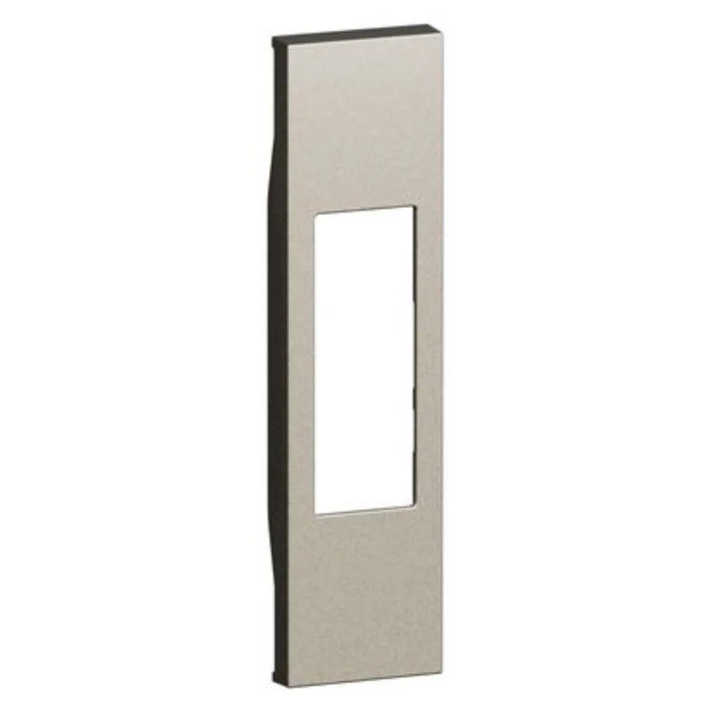 Copertura Presa Italiana 10/16A 1 Modulo Living Now Champagne KC02